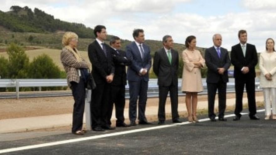 Rajoy inaugura un tramo de la A-12