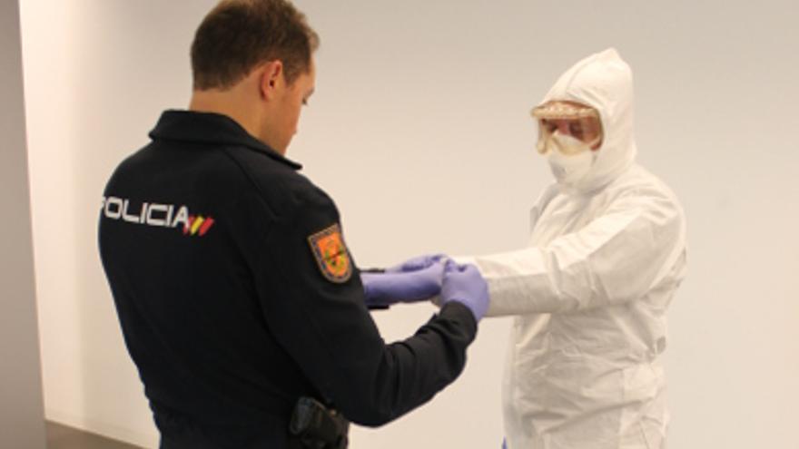 Clases de la Policía Nacional para casos de ébola