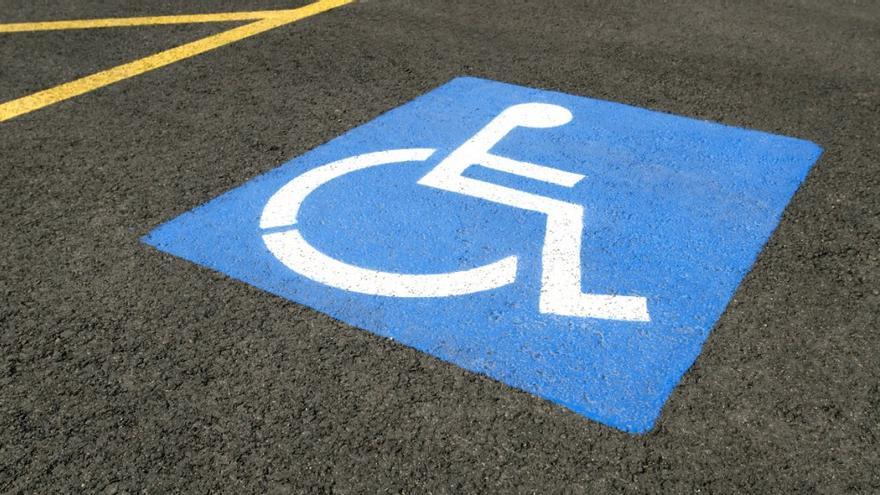 Plaza aparcamiento discapacitado