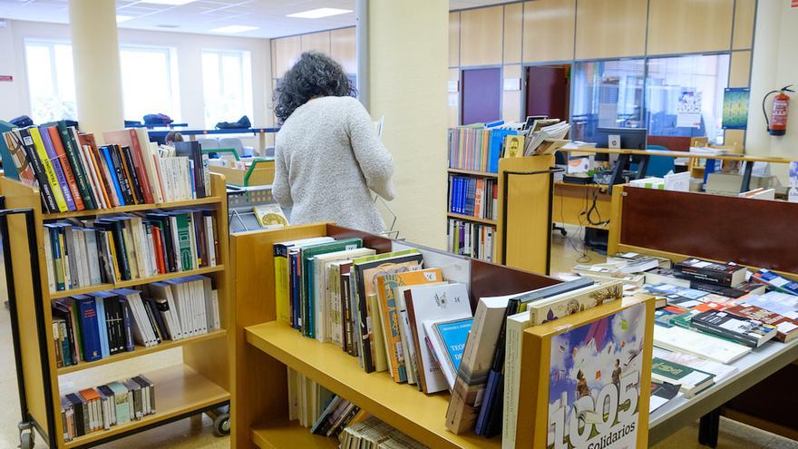 Libros solidarios Biblioteca UR
