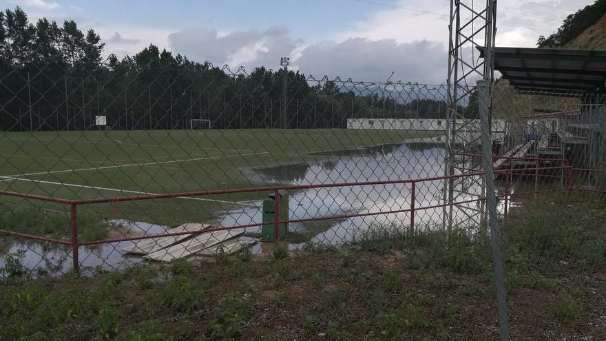 Campo de fútbol inundado de Haro
