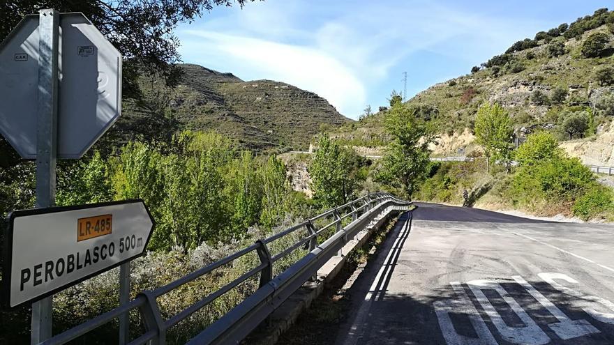 Renovación del firme de la carretera a Peroblasco