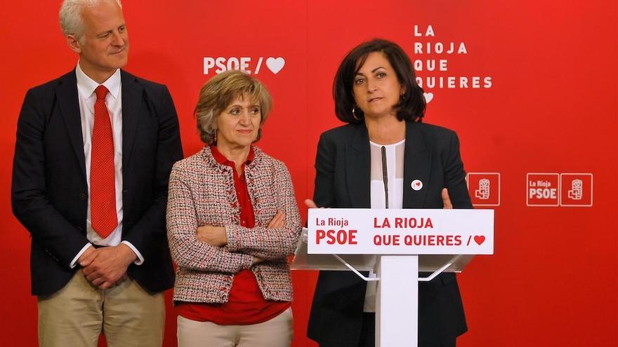 Ministra de sanidad,  Luisa Carcedo y Concha Andreu