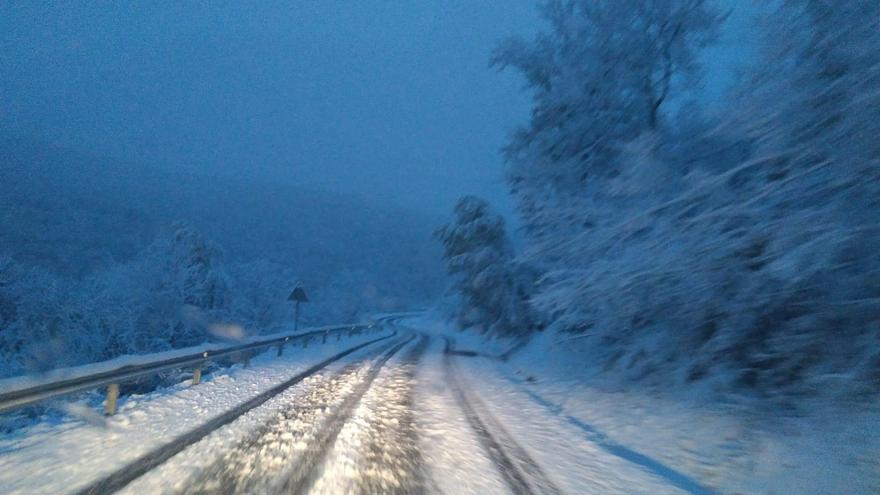 Carretera nevada en Nieva de Cameros