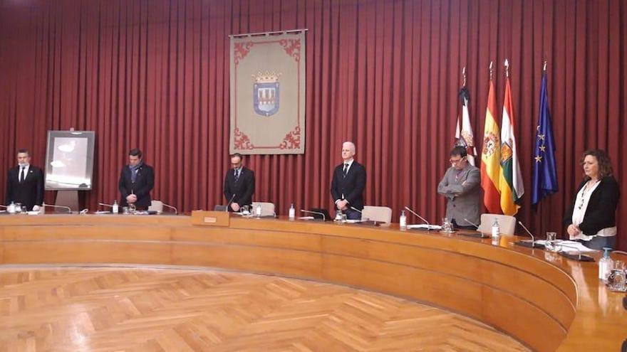 minuto de silencio en el pleno del ayuntamiento de Logroño