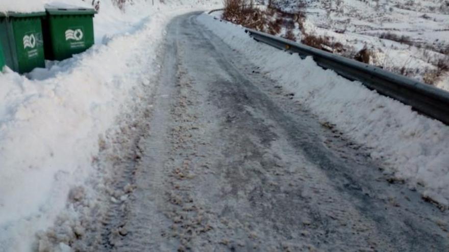 nieve y hielo en la carretera de Trevijano