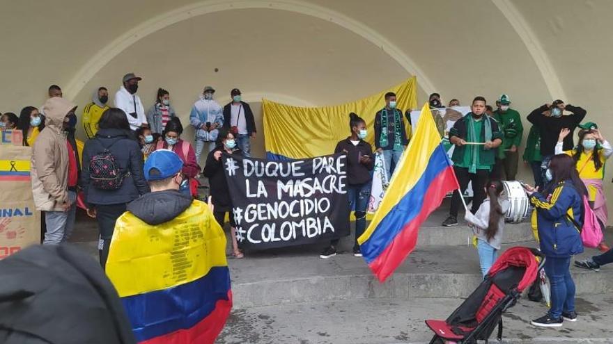 concentración de la comunidad colombiana por la violencia en su país