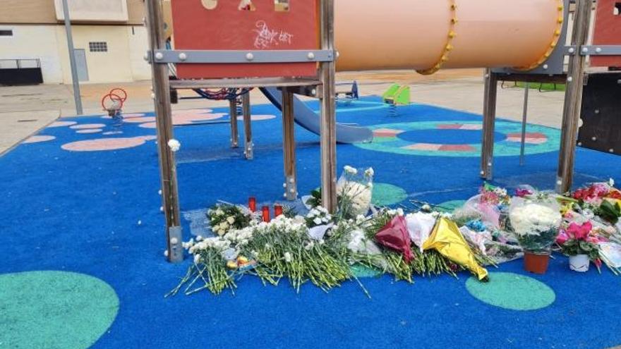 flores por el niño asesinado en Lardero