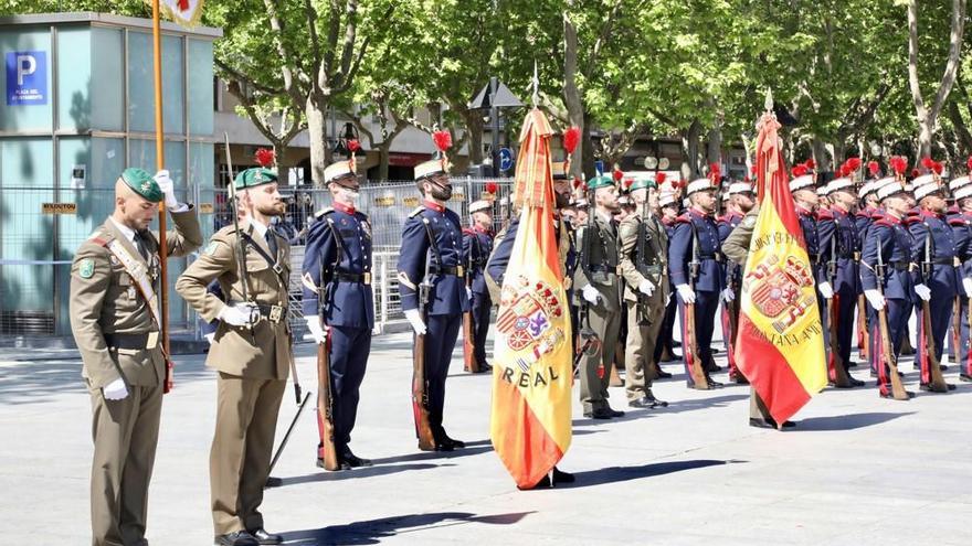 jura de bandera en un acto de la guardia real en Logroño