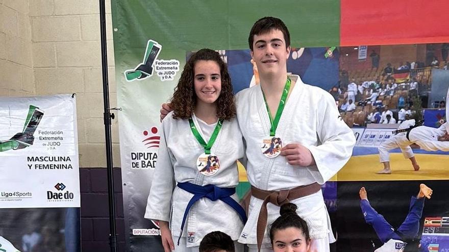 Riojanos en la Supercopa Infantil de judo de Extremadura 2023 (Marta Fuertes es la entrenadora)