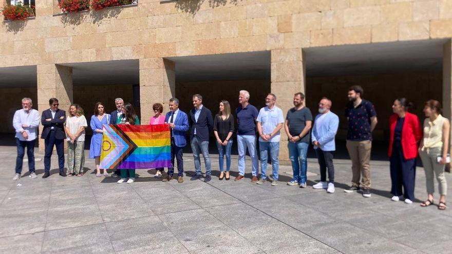 bandera LGBT+ en el Ayuntamiento de Logroño